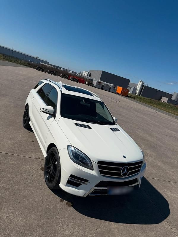 Gebraucht Mercedes ML350 258 PS (189 kW) 2013 Weiß SUV