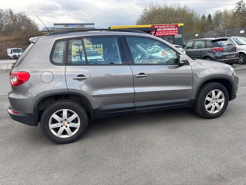 Gebraucht VW Tiguan Track & Field 140 PS (102 kW) 2009 Grau SUV