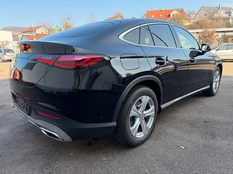 Gebraucht Mercedes GLC220 197 PS (144 kW) 2024 Schwarz Coupé