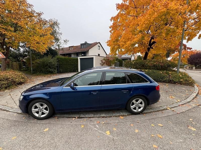 Blau Gebraucht 2013 Audi A4 Kombi | 10.800 € (Fairer Preis) - Bild 1/4