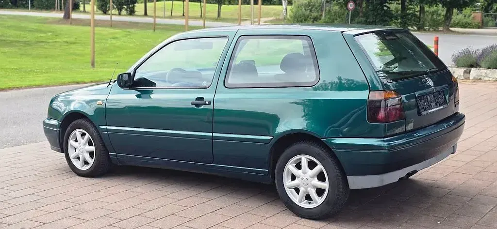 Gebraucht VW Golf III 75 PS (55 kW) 1997 Grün Limousine