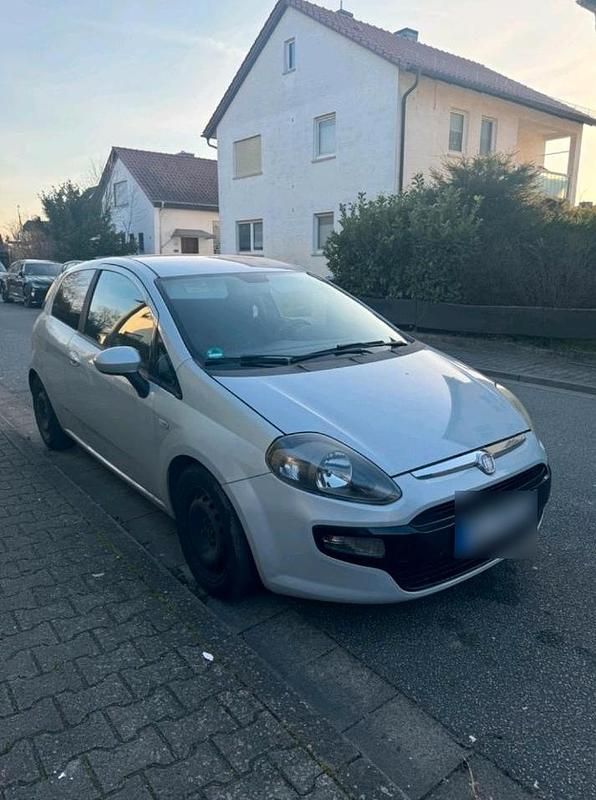 Gebraucht Fiat Punto Evo 77 PS (56 kW) 2011 Andere farben Kleinwagen