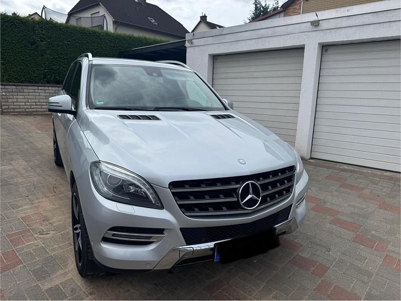 Silber Gebraucht 2013 Mercedes ML350 SUV | 14.500 € (Fairer Preis) - Bild 1/4