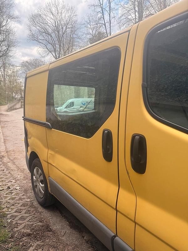 Gebraucht Opel Vivaro 145 PS (106 kW) 2007 Gelb Van / Kleinbus