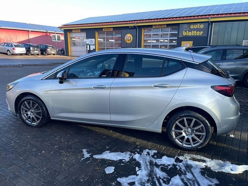 Gebraucht Opel Astra Dynamic 125 PS (91 kW) 2018 Silber Limousine