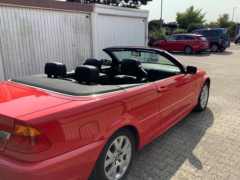 Gebraucht BMW 325 Cabriolet 192 PS (141 kW) 2000 Rot Cabrio