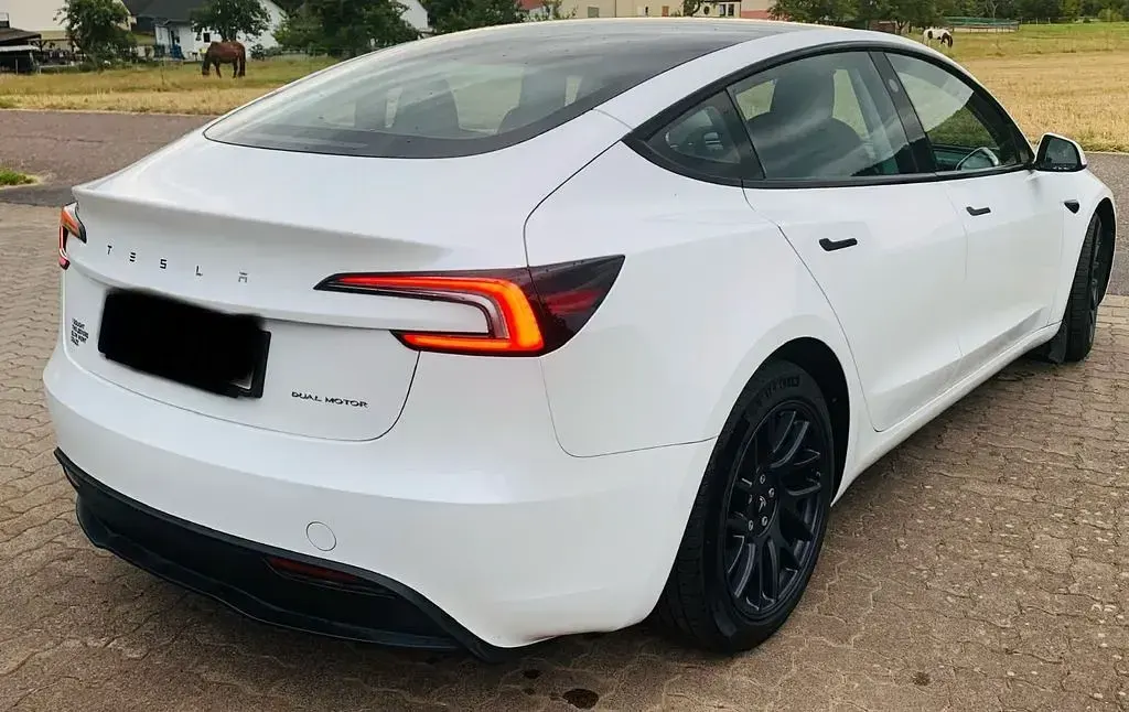 Gebraucht Tesla Model 3 341 kW (464 PS) 2024 Weiß Limousine