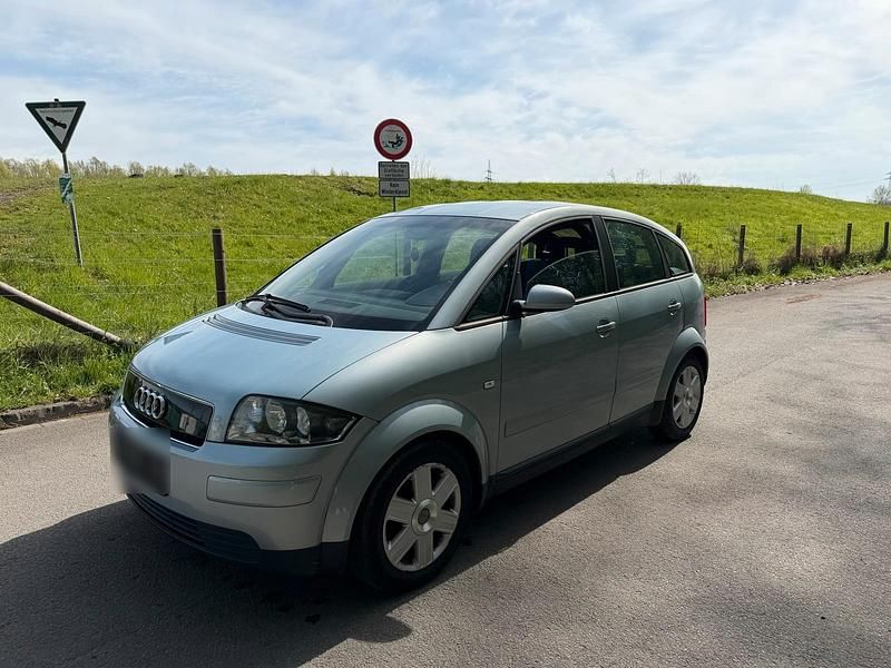 Second-hand Audi A2 75 CP (55 kW) 2001 Albastru Hatchback
