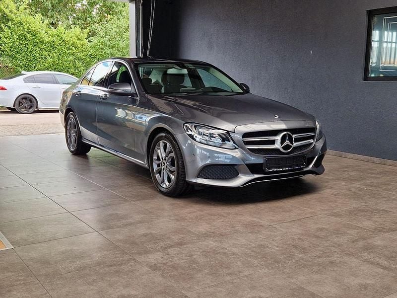 Grau Gebraucht 2017 Mercedes C180 Limousine | 15.499 € (Guter Preis) - Bild 1/2