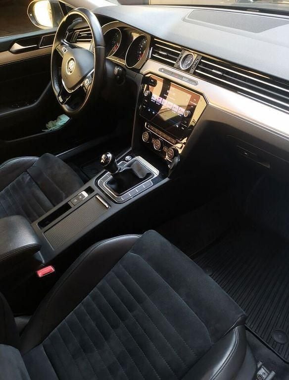 Gebraucht VW Passat Highline 150 PS (110 kW) 2018 Schwarz Kombi