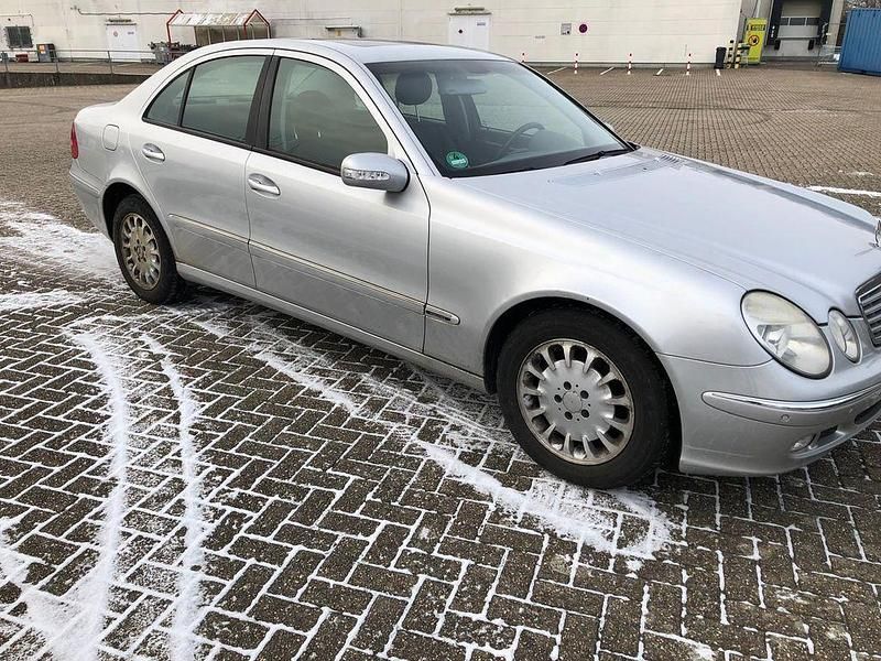 Gebraucht Mercedes E270 Elegance 177 PS (130 kW) 2002 Limousine