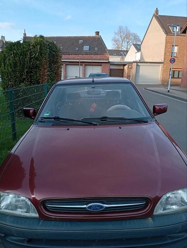 Gebraucht Ford Orion 90 PS (66 kW) 1993 Andere farben Limousine