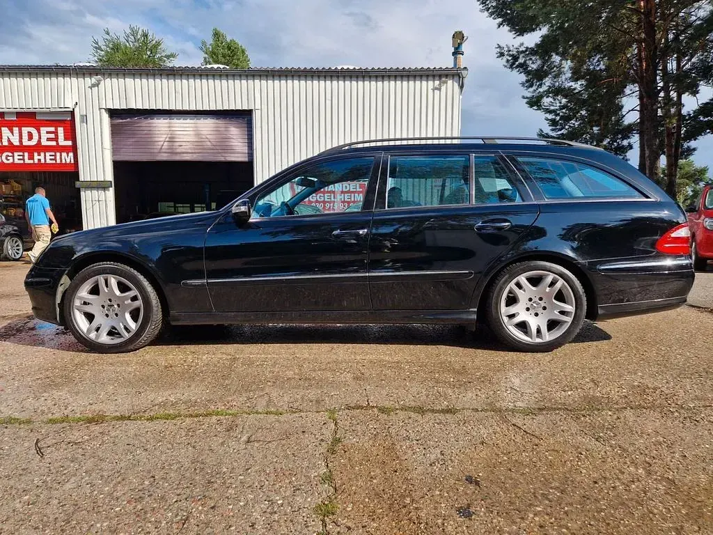 Gebraucht Mercedes E320 224 PS (164 kW) 2005 Schwarz Kombi