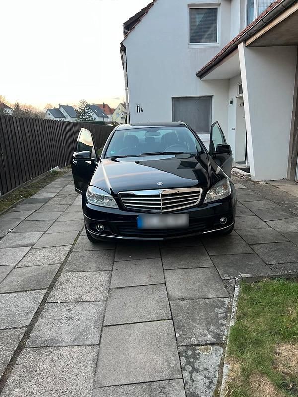 Gebraucht Mercedes C180 156 PS (114 kW) 2010 Schwarz Limousine