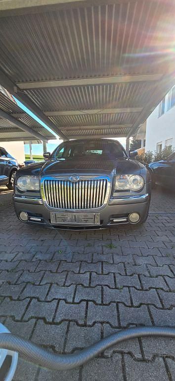 Grau Gebraucht 2006 Chrysler 300C Touring Kombi | 1.500 € - Bild 1/4