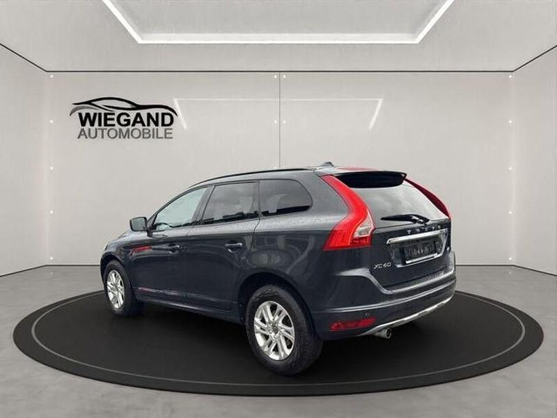 Gebraucht Volvo XC60 Kinetic 150 PS (110 kW) 2016 Schwarz SUV