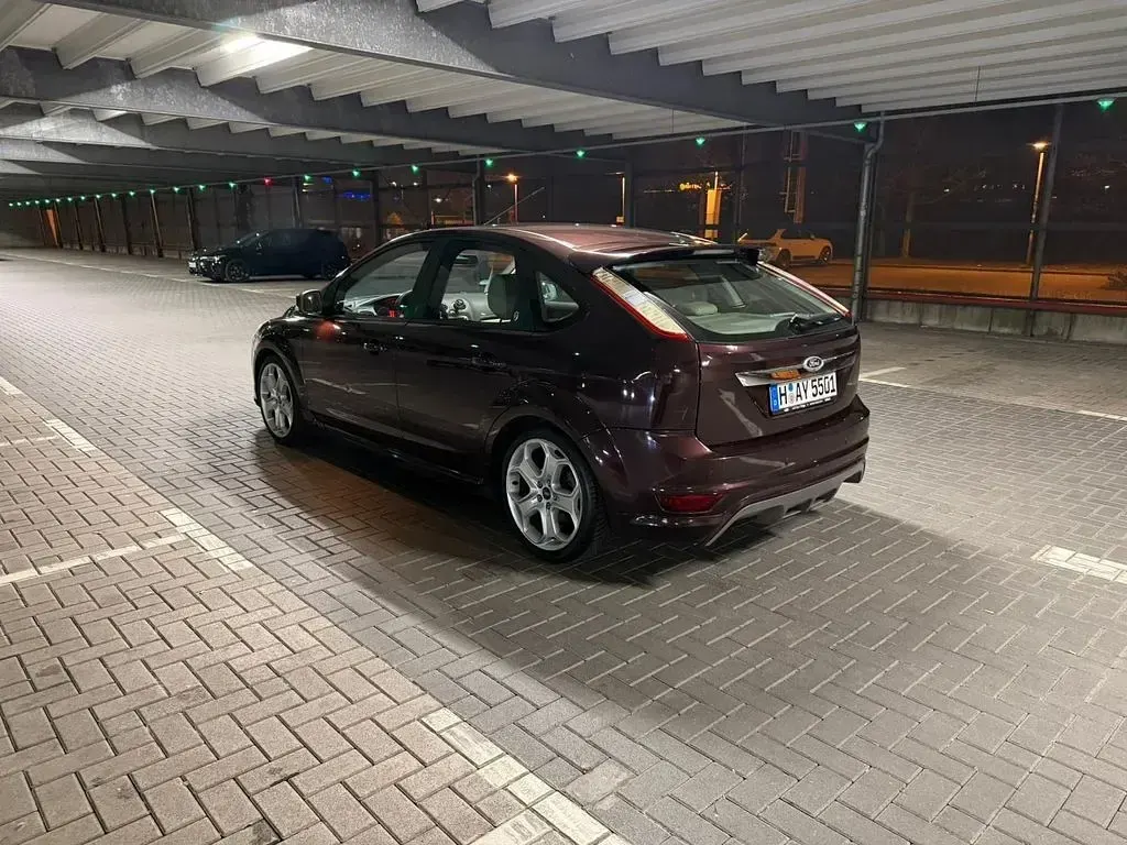 Gebraucht Ford Focus Ghia 145 PS (106 kW) 2008 Violet Limousine