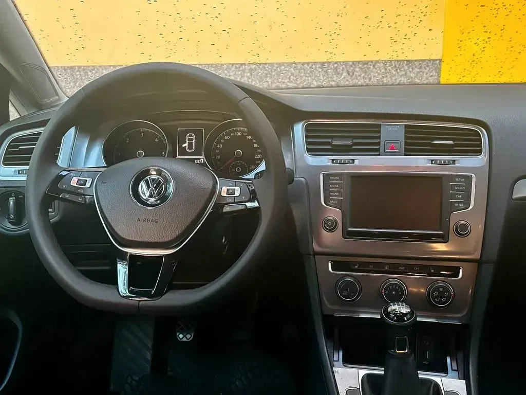 Gebraucht VW Golf VII 110 PS (80 kW) 2015 Weiß Limousine