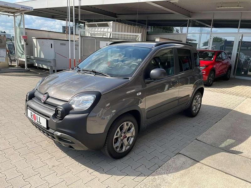 Colosseo grau Gebraucht 2020 Fiat Panda Cross Cross Kleinwagen | 11.990 € (Etwas zu teuer) - Bild 1/4