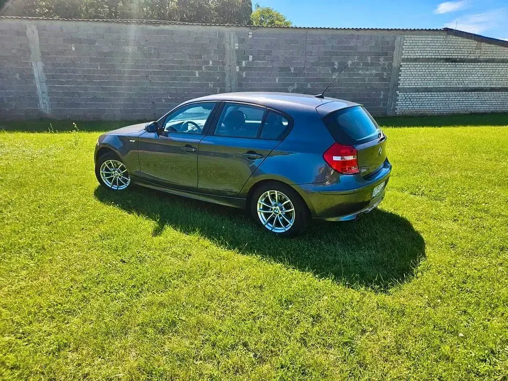 Gebraucht BMW 116 122 PS (89 kW) 2008 Grau Kleinwagen