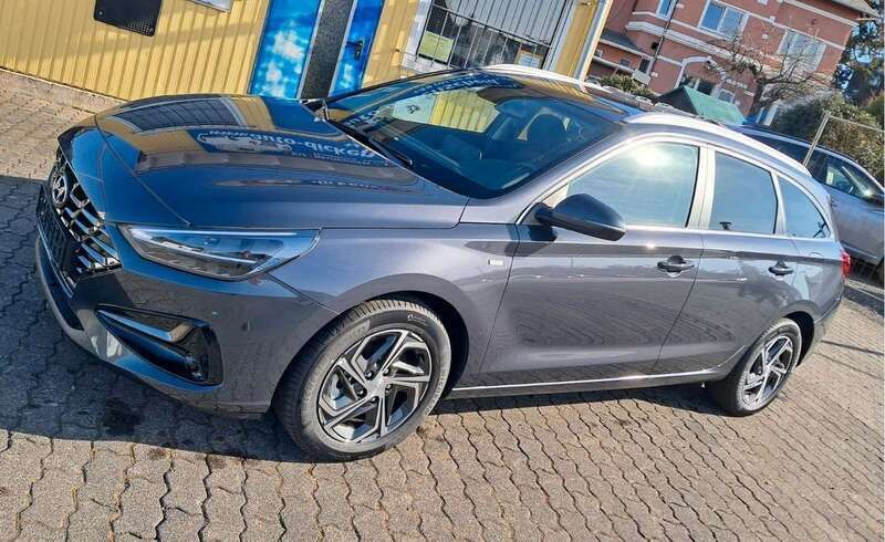 Dark knight Gebraucht 2024 Hyundai i30 Style Kombi | 25.690 € (Guter Preis) - Bild 1/4