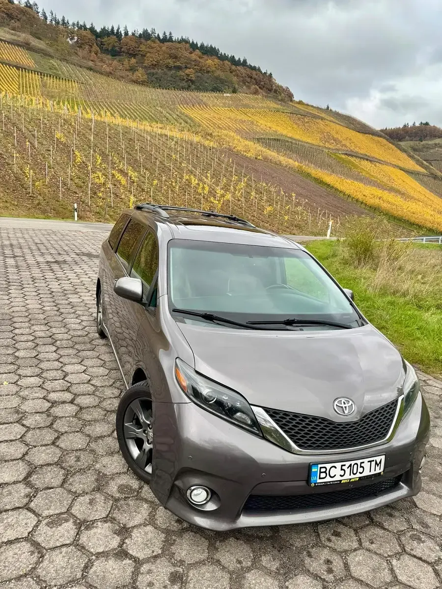 Gebraucht Toyota Sienna 269 PS (197 kW) 2015 Van / Kleinbus