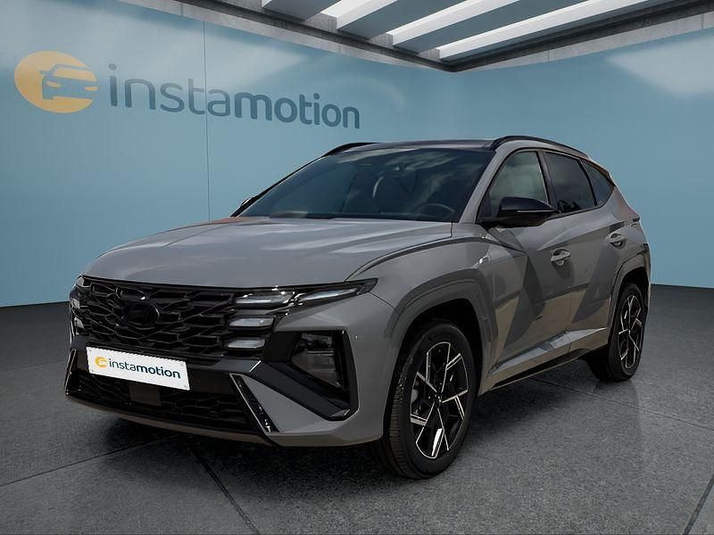 Grau Neu 2025 Hyundai Tucson SUV | 42.349 € (Teuer) - Bild 1/4