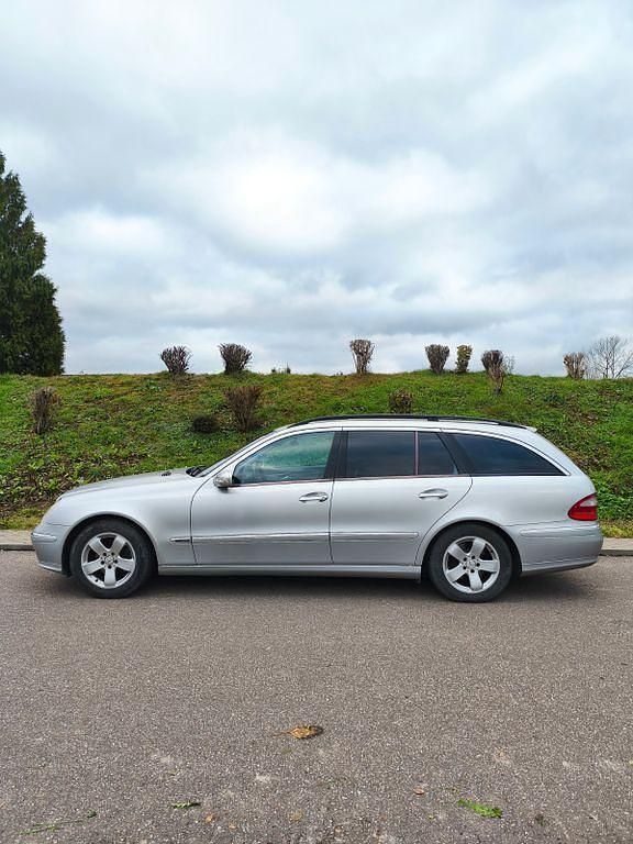 Gebraucht Mercedes E220 Avantgarde 150 PS (110 kW) 2004 Grau Limousine