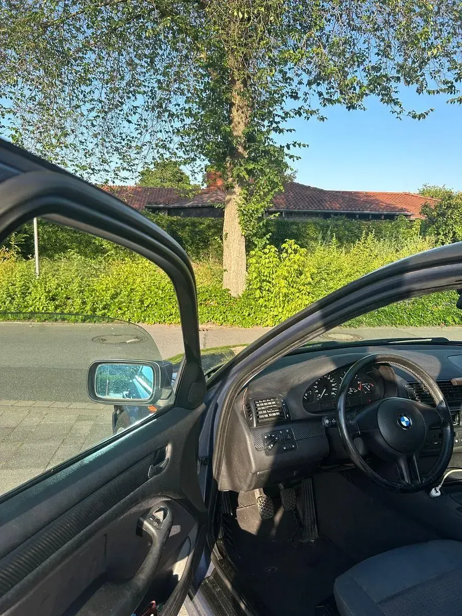 Gebraucht BMW 318 143 PS (105 kW) 2002 Blau Limousine