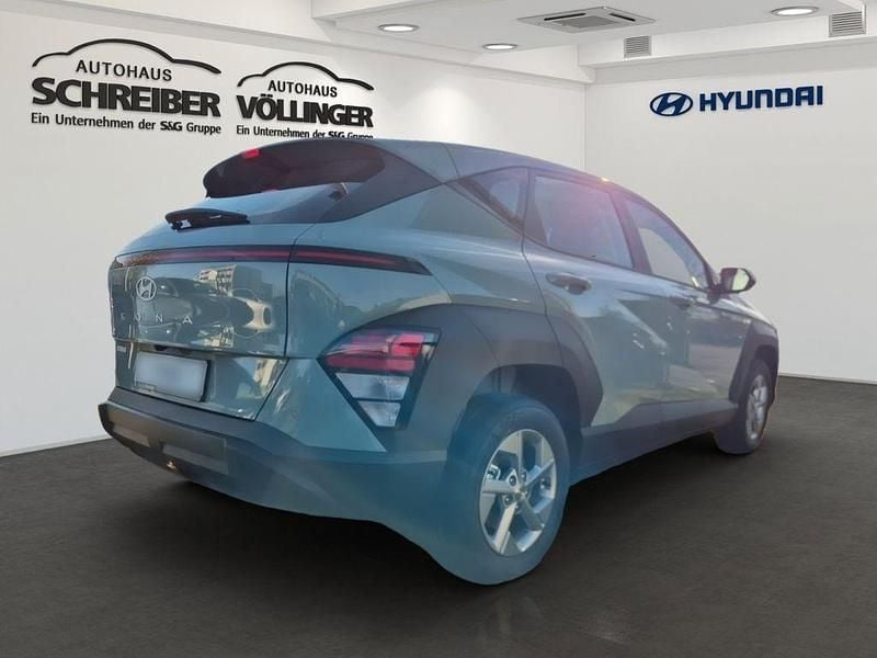 Neu Hyundai Kona Select 116 PS (85 kW) 2026 Mirage green SUV