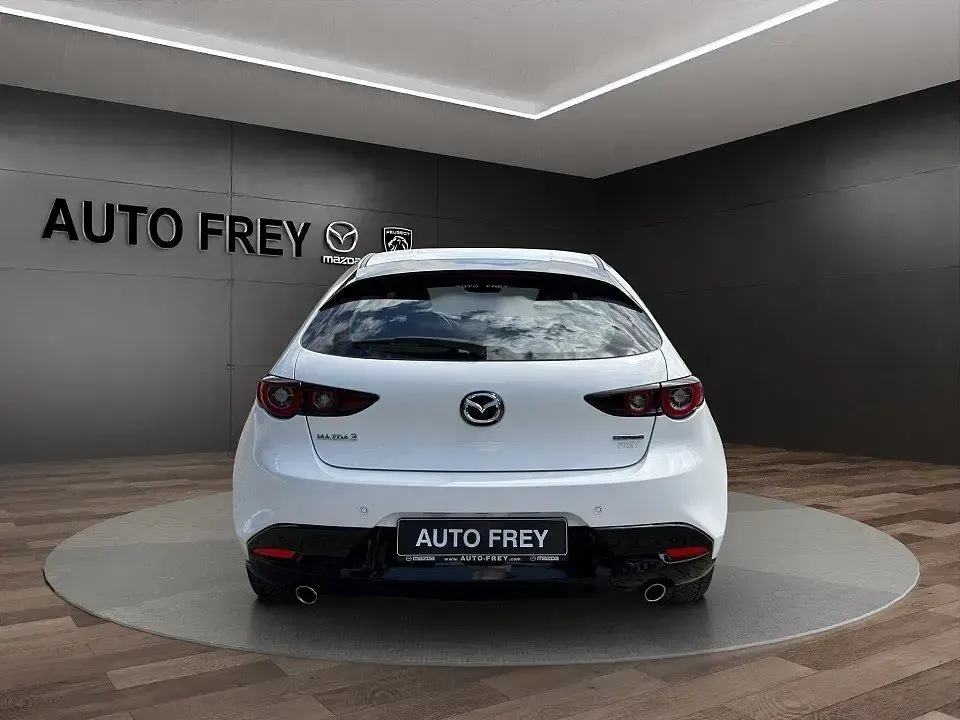Gebraucht Mazda 3 122 PS (89 kW) 2023 Arctic white Limousine