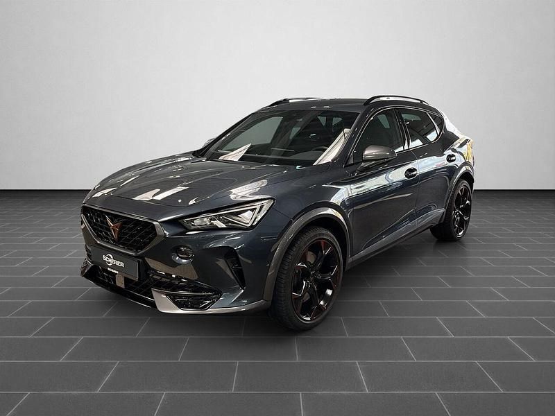 Magnetic grau metallic (metallic) Gebraucht 2024 Cupra Formentor VZ SUV | 32.990 € (Superpreis) - Bild 1/4