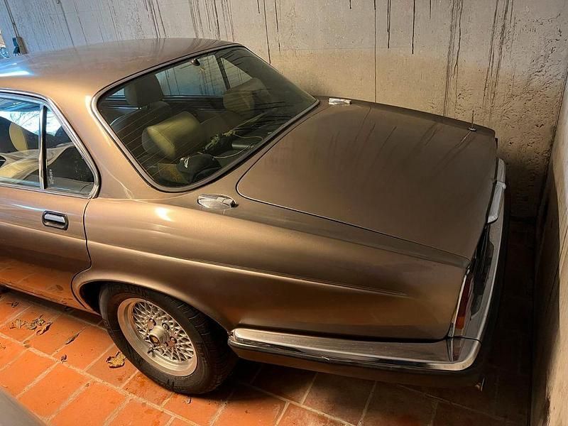 Gebraucht Jaguar XJ12 295 PS (216 kW) 1983 Braun Limousine