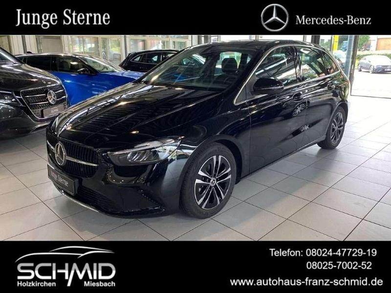 Metalliclack kosmosschwarz Gebraucht 2024 Mercedes B200 Advanced Van / Kleinbus | 32.650 € (Fairer Preis) - Bild 1/4