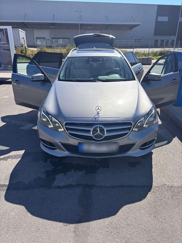 Beige Gebraucht 2014 Mercedes E300 Elegance Kombi | 15.000 € (Fairer Preis) - Bild 1/4
