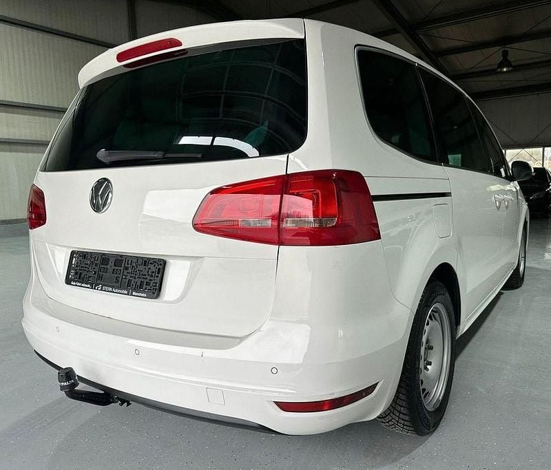 Gebraucht VW Sharan 140 PS (102 kW) 2011 Candyweiss Van / Kleinbus