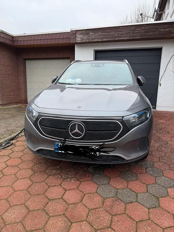 Andere farben Gebraucht 2023 Mercedes EQA250 SUV | 27.900 € (Guter Preis) - Bild 1/4