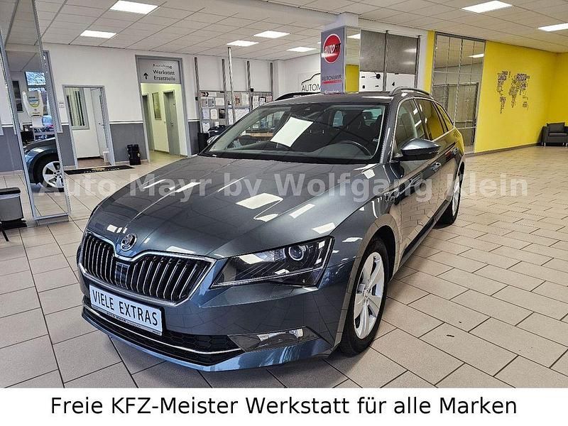 Grau Gebraucht 2019 Skoda Superb Ambition Kombi | 17.680 € (Fairer Preis) - Bild 1/4