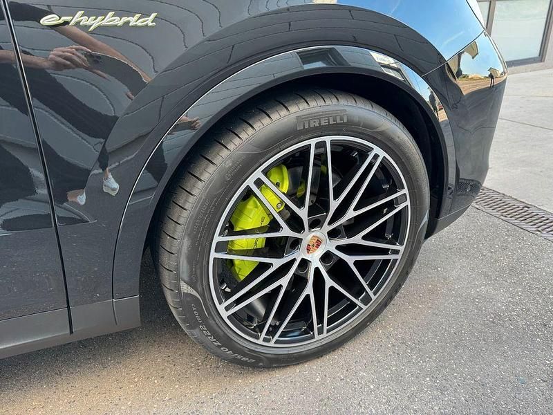 Neu Porsche Cayenne Coupe 470 PS (345 kW) 2026 Schwarz Coupé