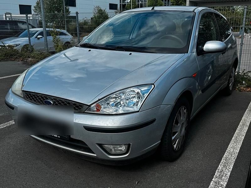 Silber Gebraucht 2004 Ford Focus Limousine | 240 € (Superpreis) - Bild 1/4