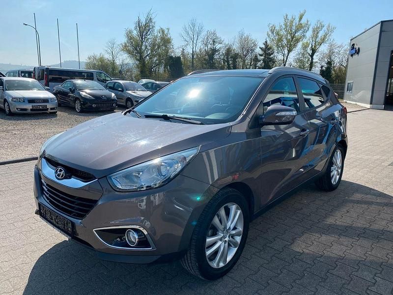 Braun Gebraucht 2012 Hyundai ix35 SUV | 8.950 € (Fairer Preis) - Bild 1/4
