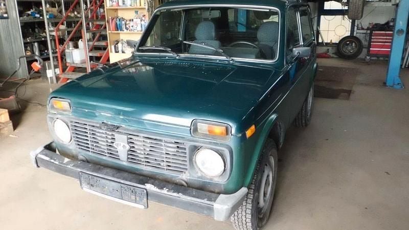 Second-hand Lada niva 82 CP (60 kW) 2009 SUV