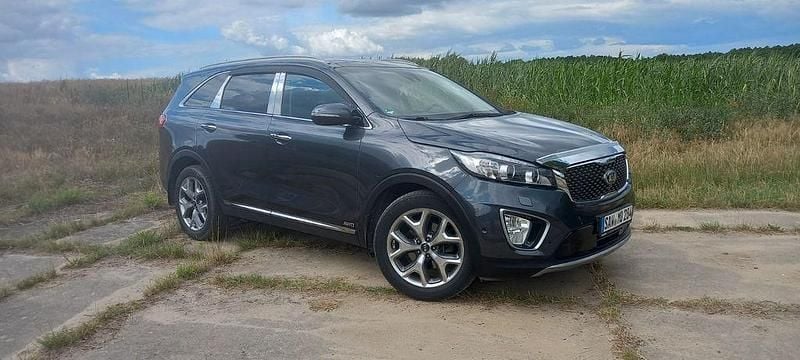 Grau Gebraucht 2016 Kia Sorento Platinum Edition SUV | 15.900 € (Guter Preis) - Bild 1/4