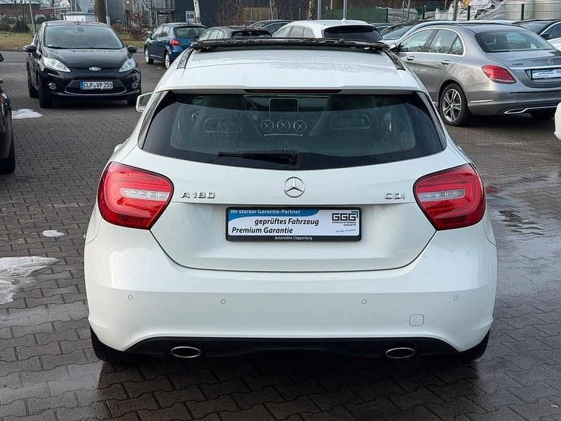 Gebraucht Mercedes A180 109 PS (80 kW) 2014 Calcitweiss  unilack Limousine