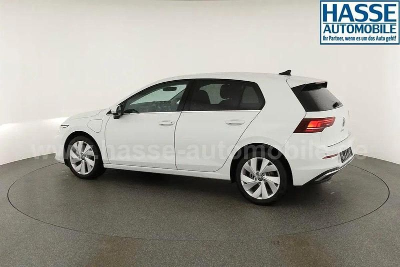 Gebraucht VW Golf VIII Edition 204 PS (150 kW) 2025 Weiß Limousine