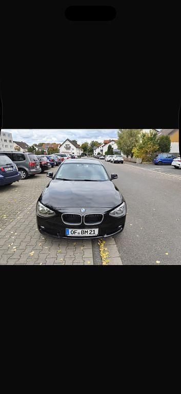Gebraucht BMW 114 102 PS (75 kW) 2014 Schwarz Kleinwagen
