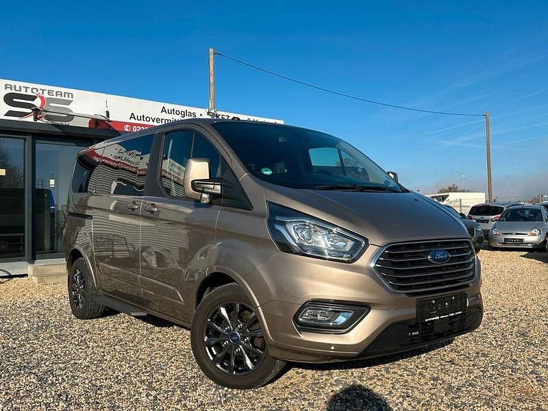 Second-hand Ford Transit 170 CP (125 kW) 2018 Argintiu Monovolum