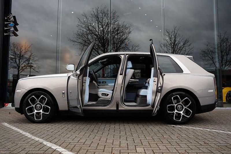 Gebraucht Rolls Royce Cullinan 571 PS (419 kW) 2024 Silber SUV