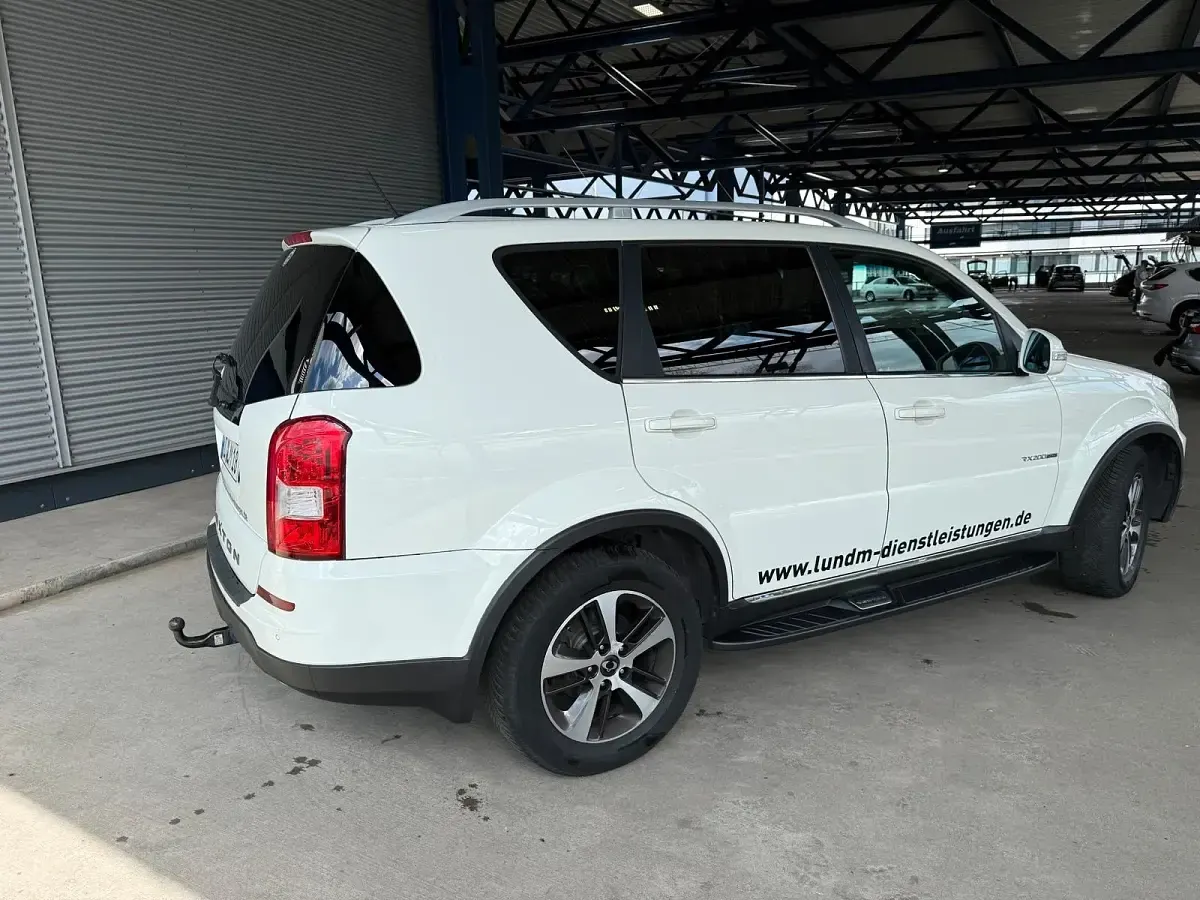 Gebraucht SsangYong Rexton 155 PS (114 kW) 2015 Weiß SUV