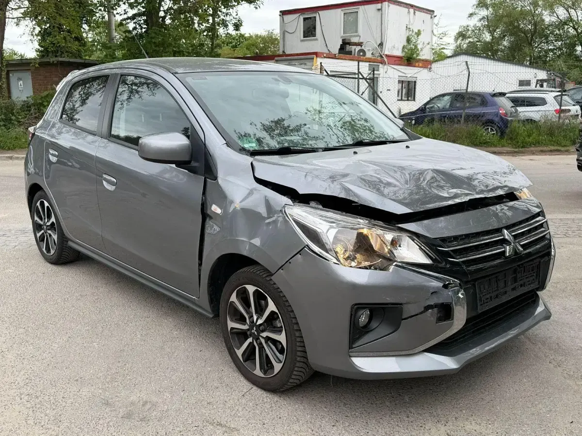 Gebraucht Mitsubishi Space Star Top 71 PS (52 kW) 2021 Grau Kleinwagen